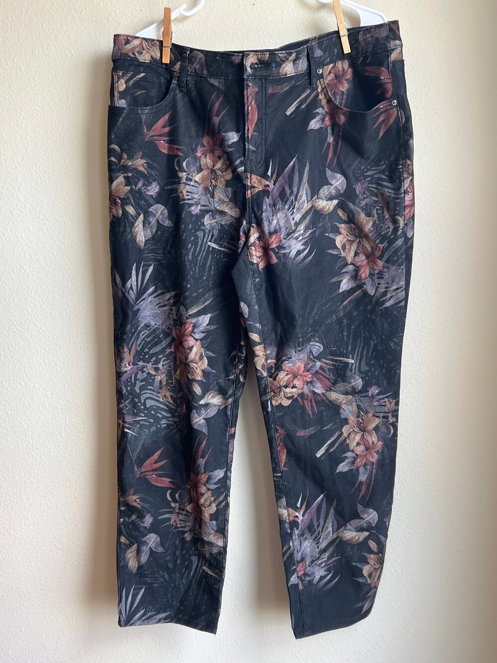 Chico's So Slimming Girlfriend Slim Leg Ankle Floral Print Pants 3 Regular XL